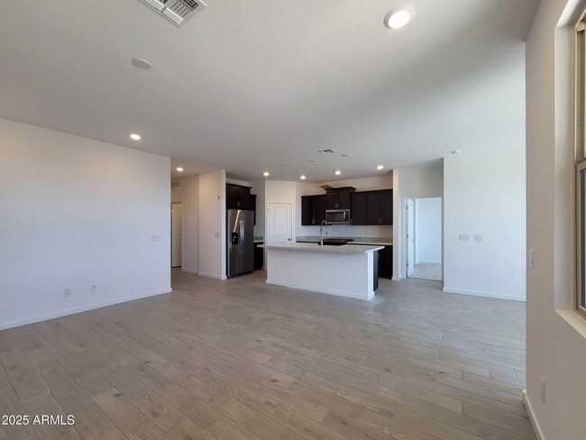 Building Photo - 16065 W Gray Fox Trl