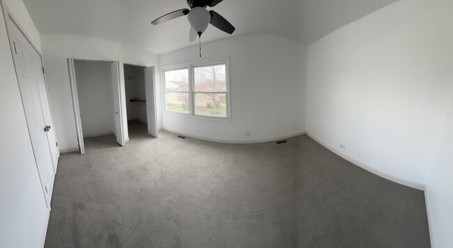 Building Photo - 1707 Queensbury Cir