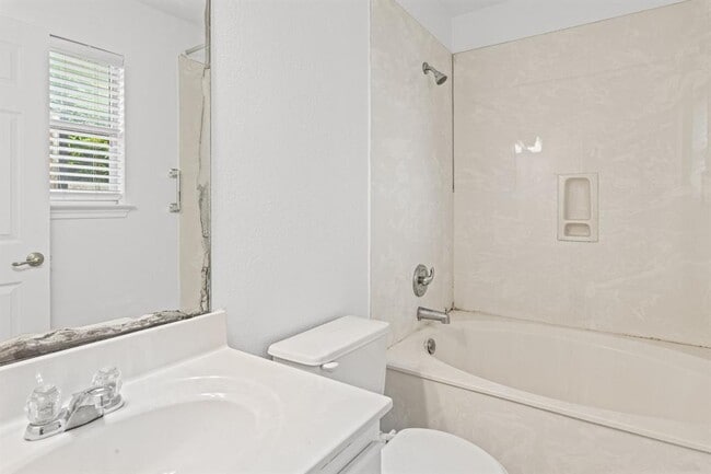 Building Photo - 1509 Coriander Dr