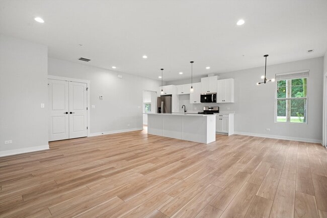 Building Photo - 17880 Argos Ct