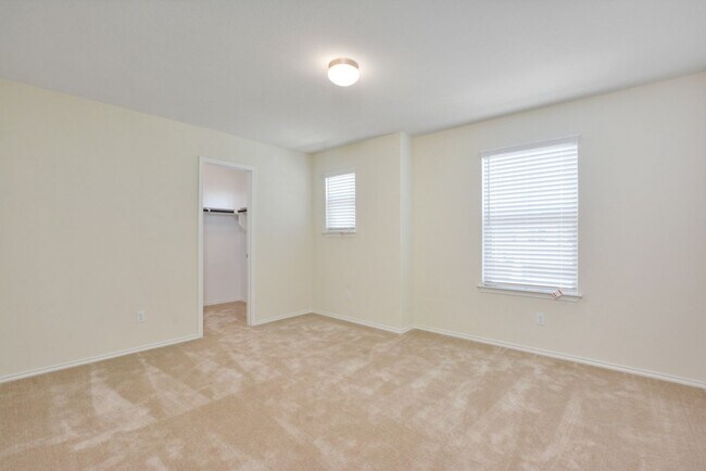 Building Photo - Inviting 4BD/3BA Rental Home with Walk-In Closet & Big Yard