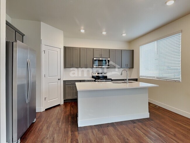 Building Photo - 7688 Mardale Ln