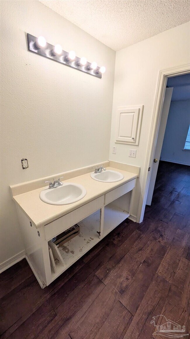 Building Photo - 6335 Mers Ln