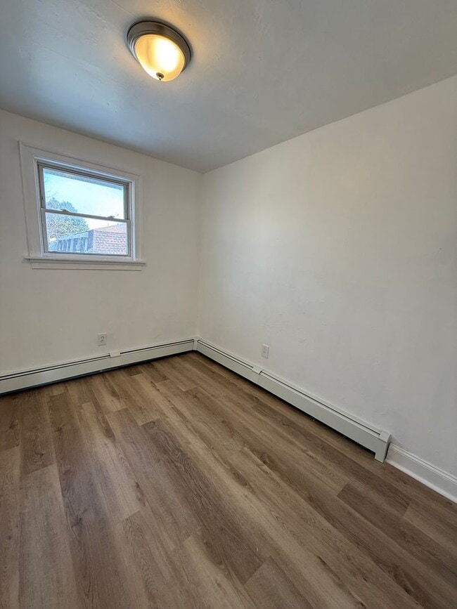 Building Photo - 1438 S 8th St