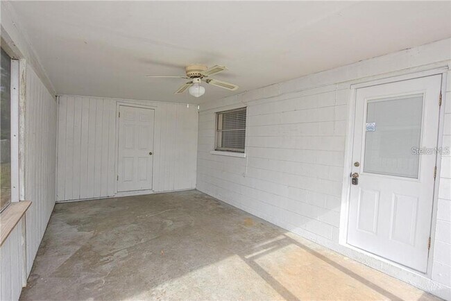 Building Photo - 1311 Standish Dr