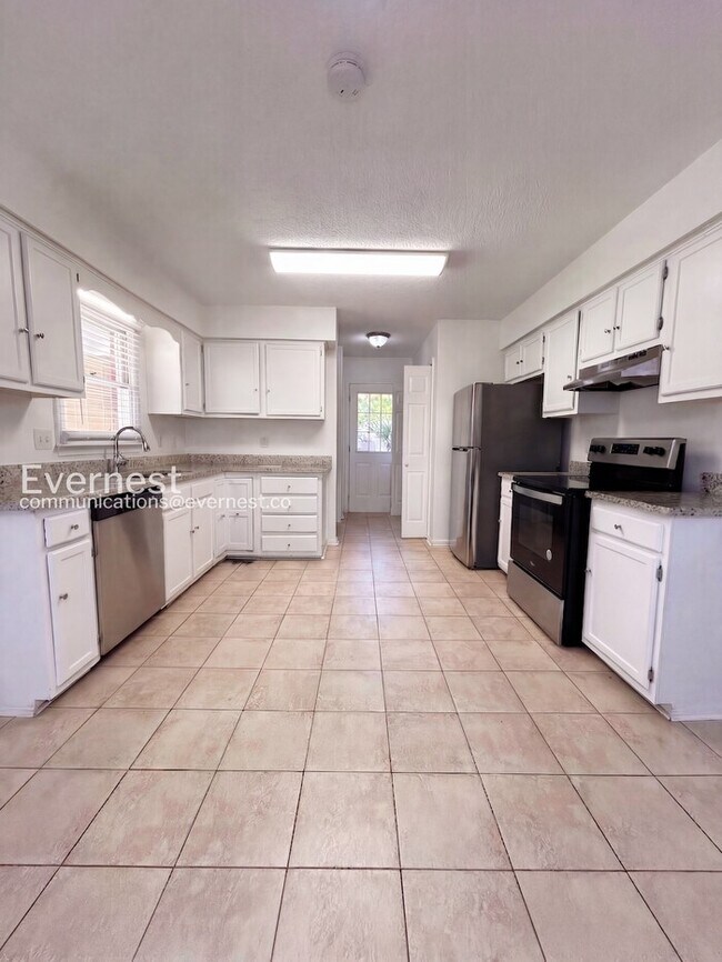 Building Photo - 3101 Amidon Dr