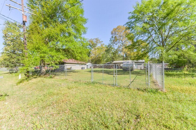Building Photo - 503 Hortense St