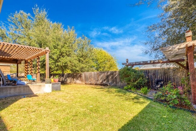 Building Photo - 20921 Windmill Ridge St