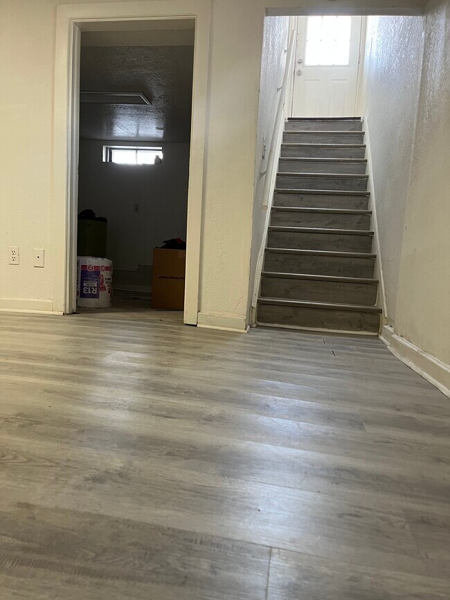 Building Photo - 9160 Cypress Dr