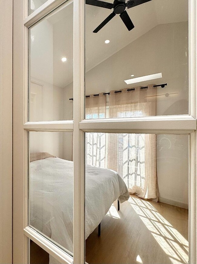 Building Photo - 3577 Louisiana St