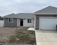 Building Photo - 1729 Village Pkwy