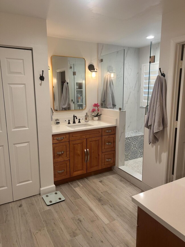Building Photo - 5710 Coach House Cir