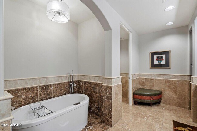 Building Photo - 15802 N 71st St