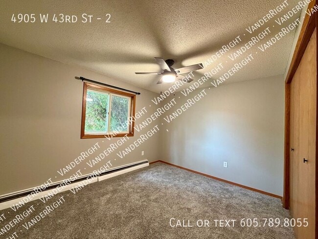Building Photo - 4905 W 43rd St