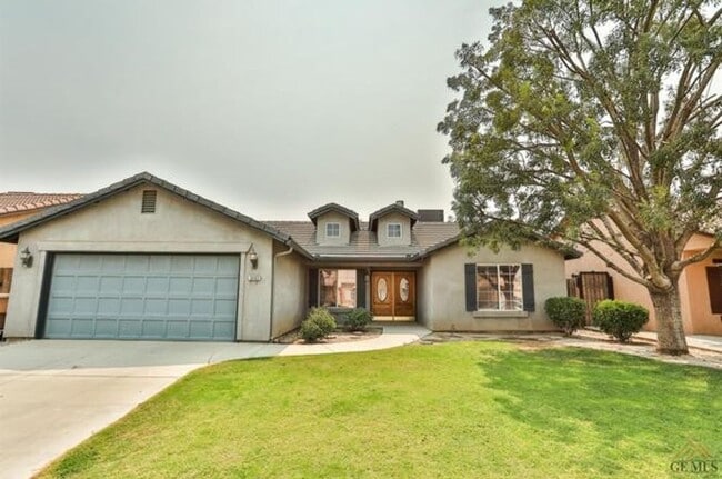 Primary Photo - Charming 4 Bedroom Home in Southwest!
