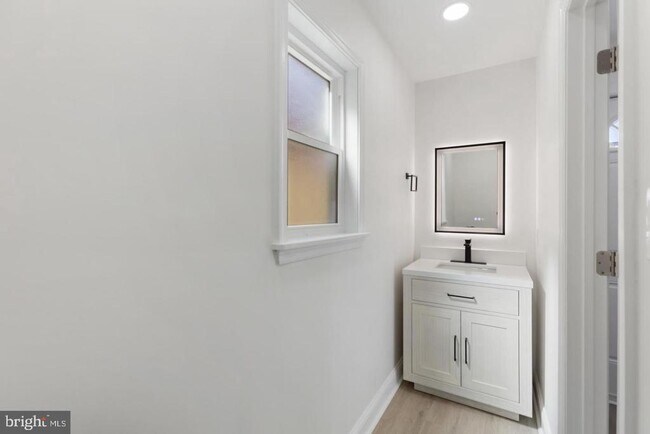 Building Photo - 1226 S 22nd St