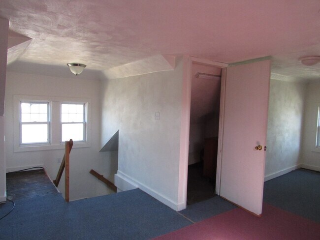 Building Photo - 1148 School St
