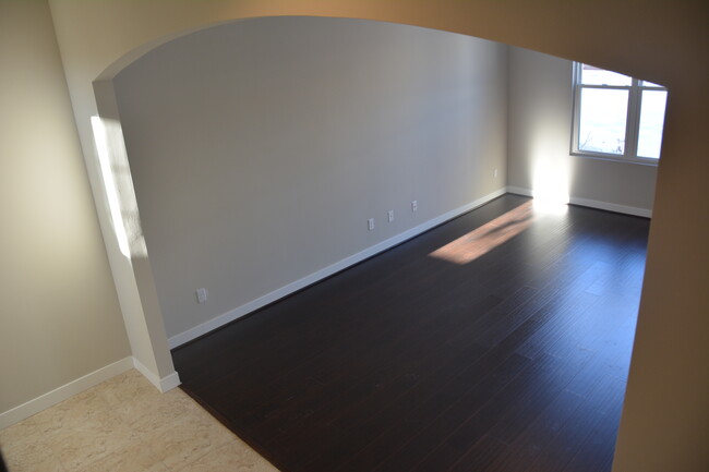 Living Room Archway - 6379 Windemere Ln