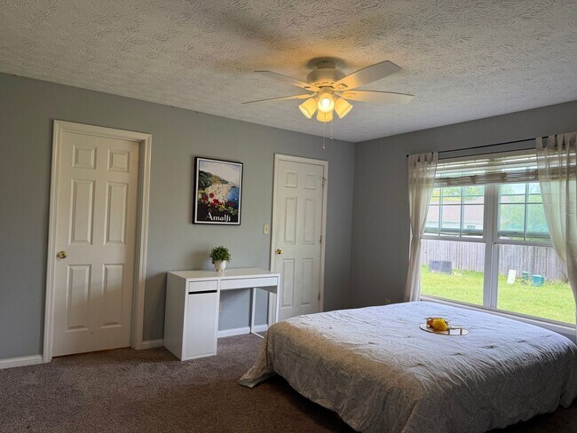 Building Photo - 1402 Crusade Dr