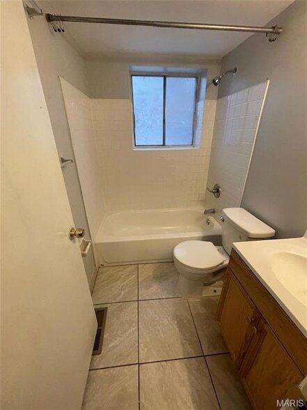 Building Photo - 253 Chambers Rd