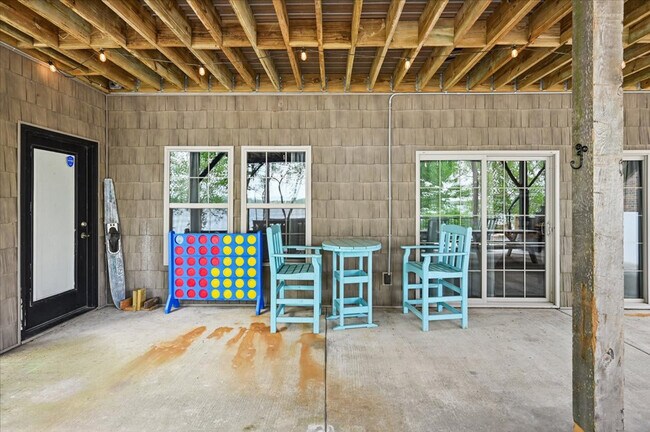 Building Photo - 1115 Red Bud Dr