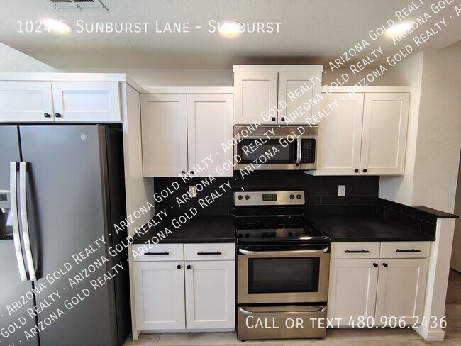 Building Photo - 1024 E Sunburst Ln