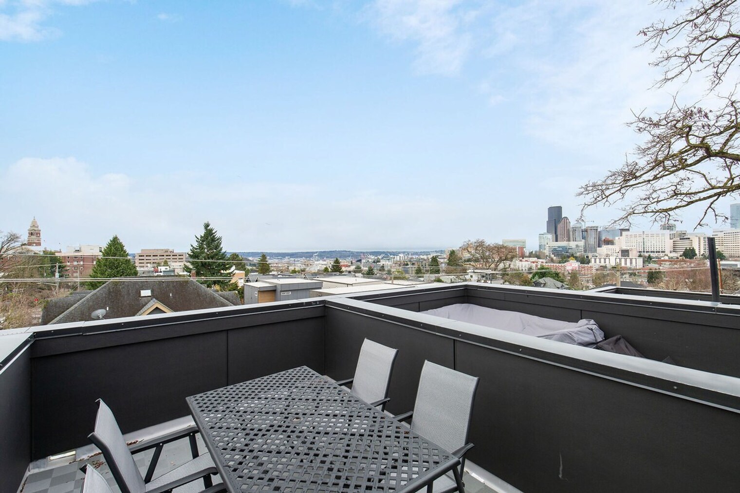 Building Photo - 905 17th Ave