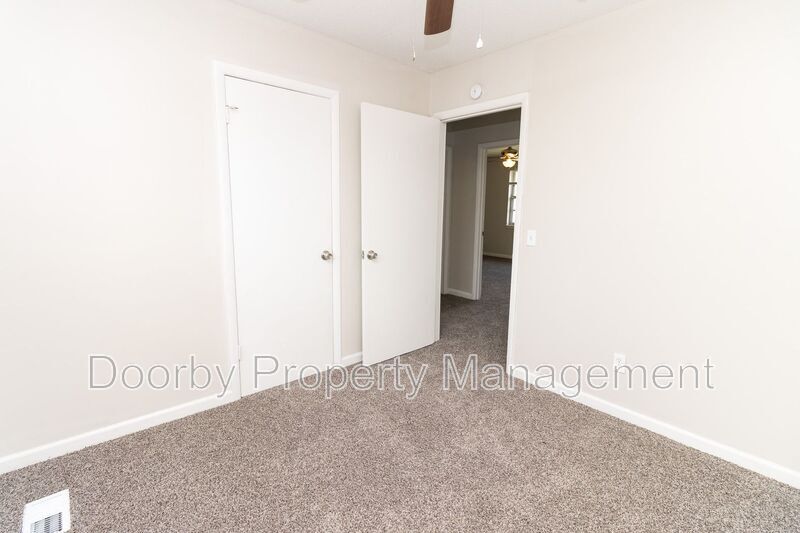 Building Photo - 4598 Plaza Hills Ln