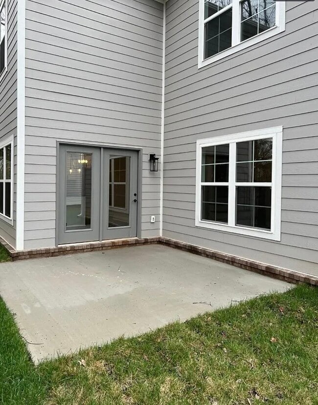 Building Photo - 644 Denver Ln