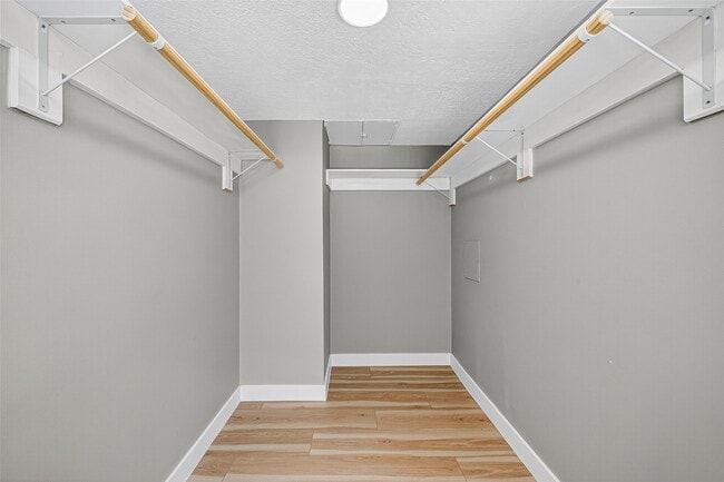 Building Photo - 2026 Ashford Hollow Ln