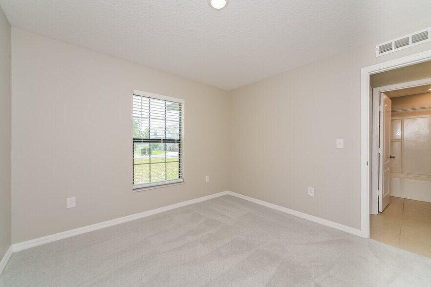 Building Photo - 246 Hyacinth Ct