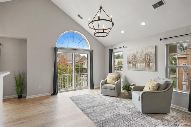 Building Photo - 606 Olde English Cir