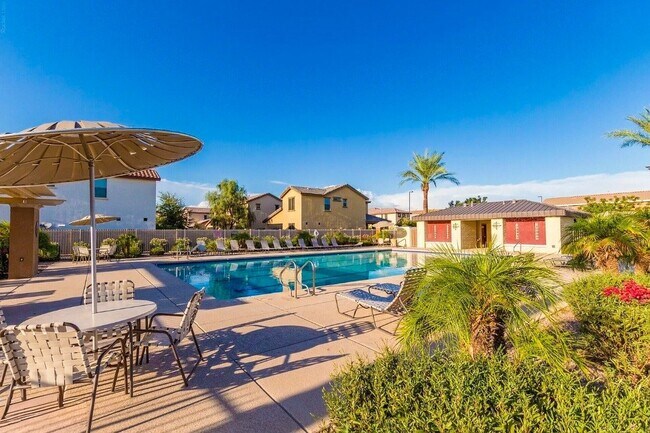 Building Photo - 2220 S Ponderosa Dr