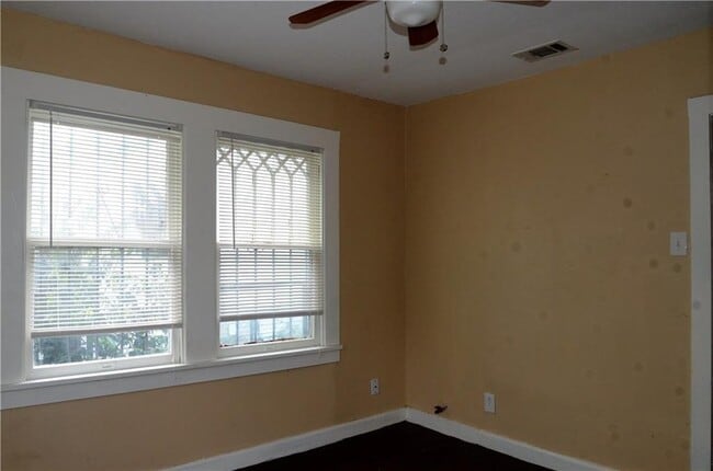 Building Photo - 2502 Hidalgo St