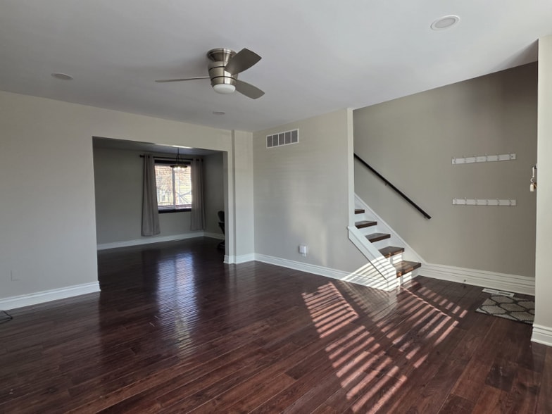 Building Photo - 116 E 27th St