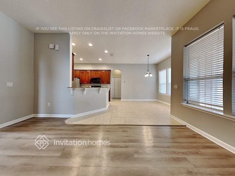 Building Photo - 216 N Hidden Tree Dr