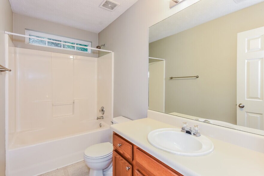 Building Photo - 632 Spanish Oak Dr