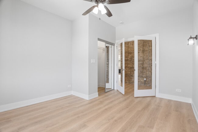 Building Photo - 1318 W Birchwood Ave