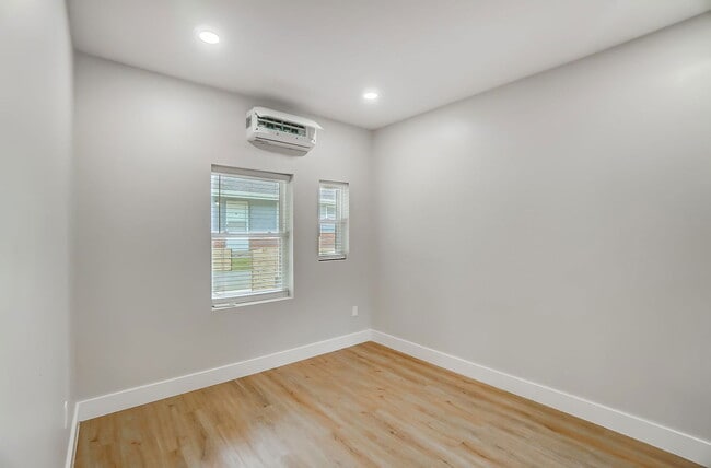 Building Photo - 3719 Kirkup Ave