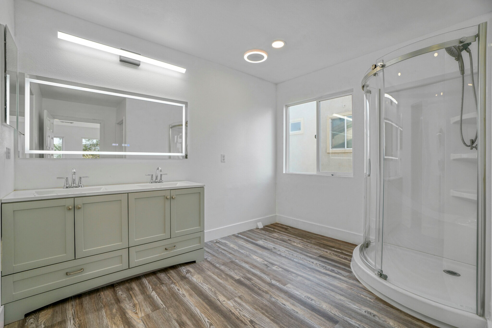 Building Photo - 3500 Desert Oak Dr