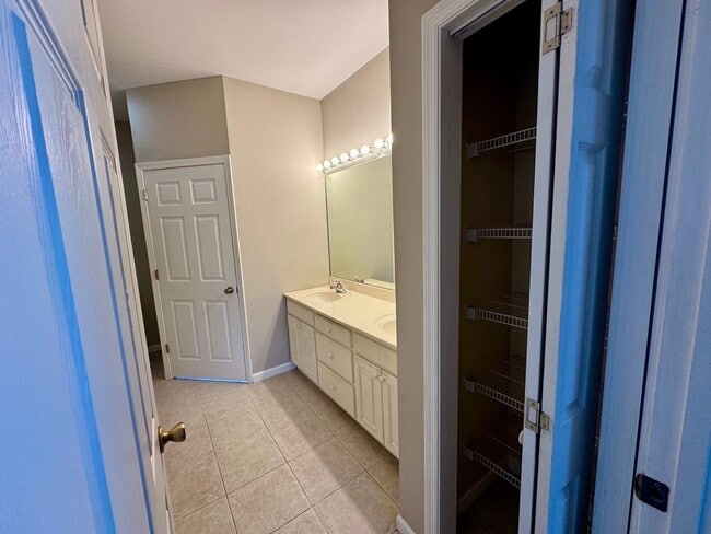 Building Photo - 2008 Marvin Ave