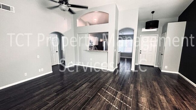 Building Photo - Tastefully Updated Home in Great Chandler Location