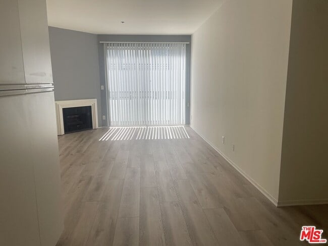 Building Photo - 10600 Wilshire Blvd