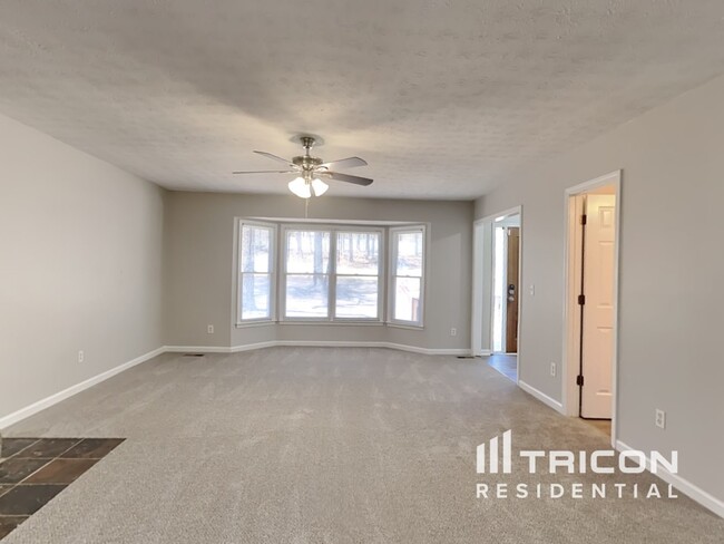 Building Photo - 220 Cypress Cir
