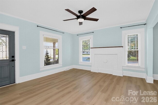 Building Photo - 204 E McNeely Ave