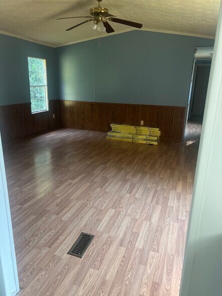 Building Photo - 235 Button Wood Ln