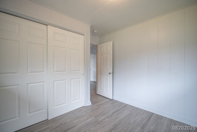 Building Photo - 3br - 910ft2 - 3br/1ba/2pkg Halawa Heights...