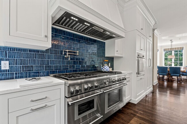 Building Photo - 4220 Purchase St