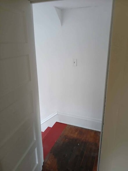 Building Photo - 1527 Jackson St