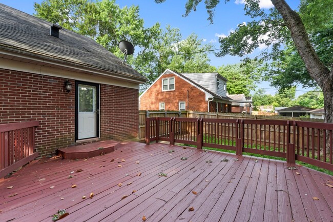 Building Photo - 4 bedroom 2 bath house for rent in Brookhaven!